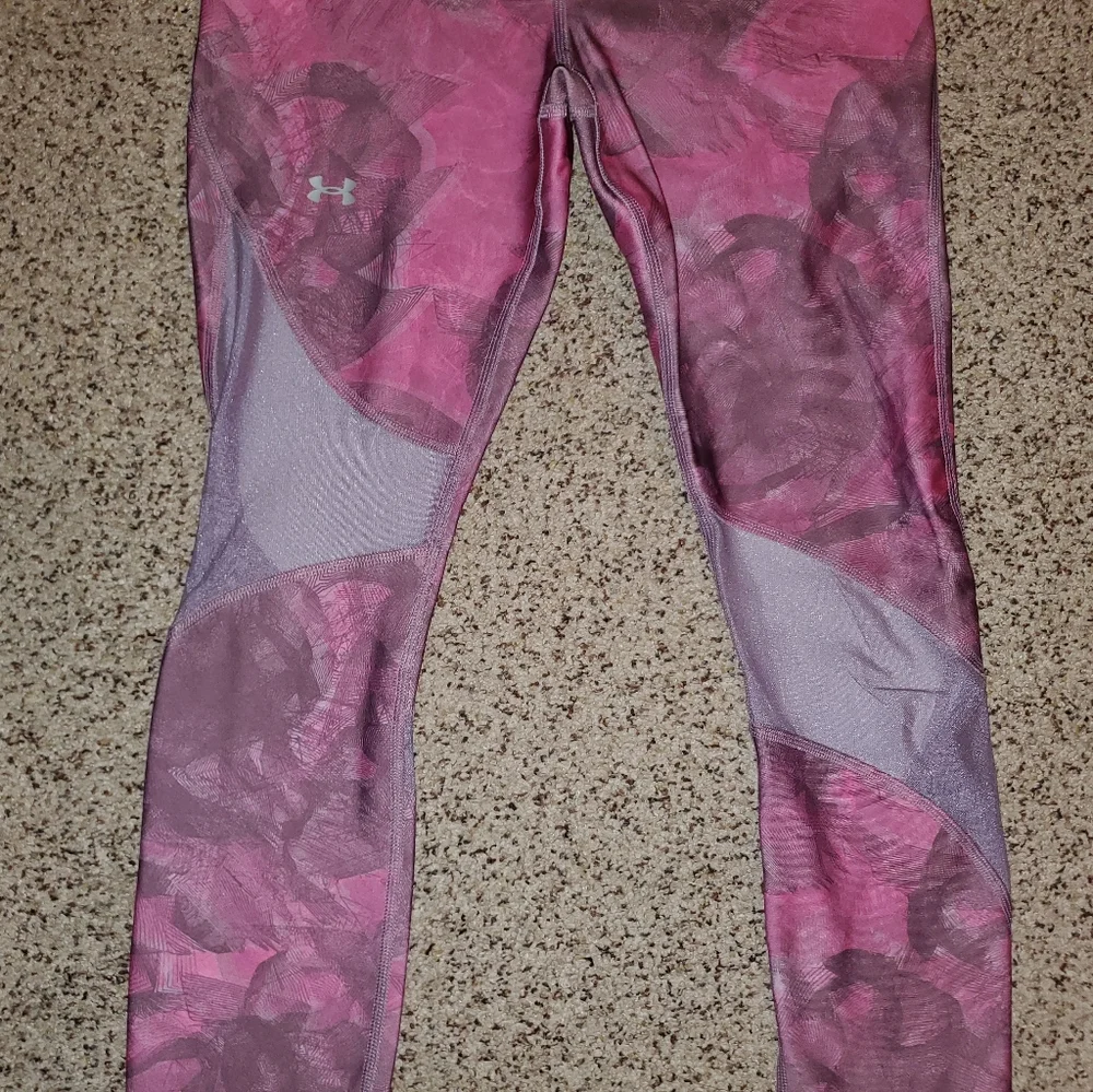 NWOT Under Armour Heat Gear Compression Athletic Leggings Printed PINK